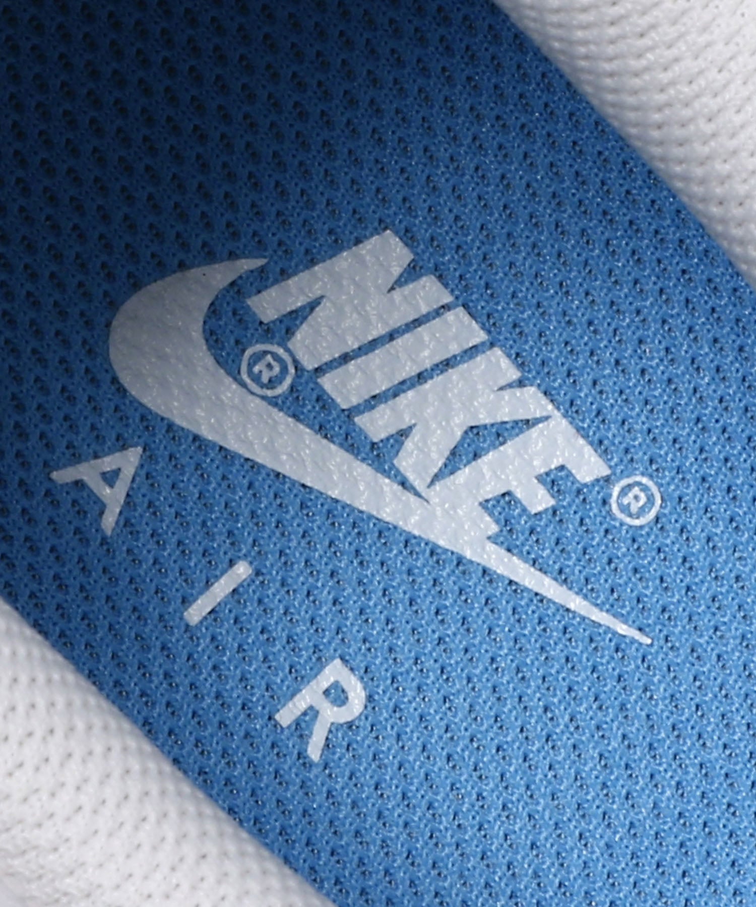 NIKE AIR FORCE 1 07