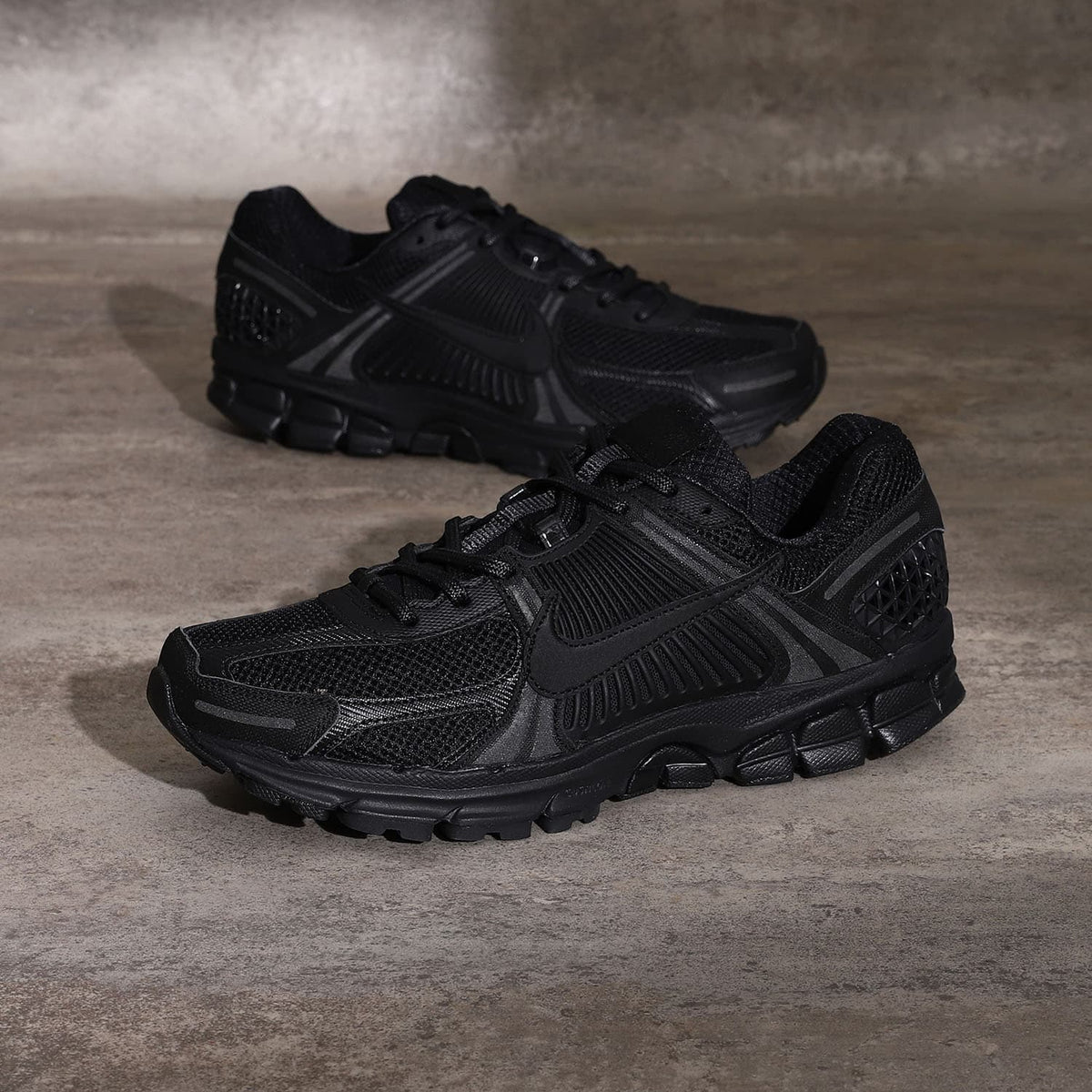 NIKE ZOOM VOMERO 5 - BV1358-003