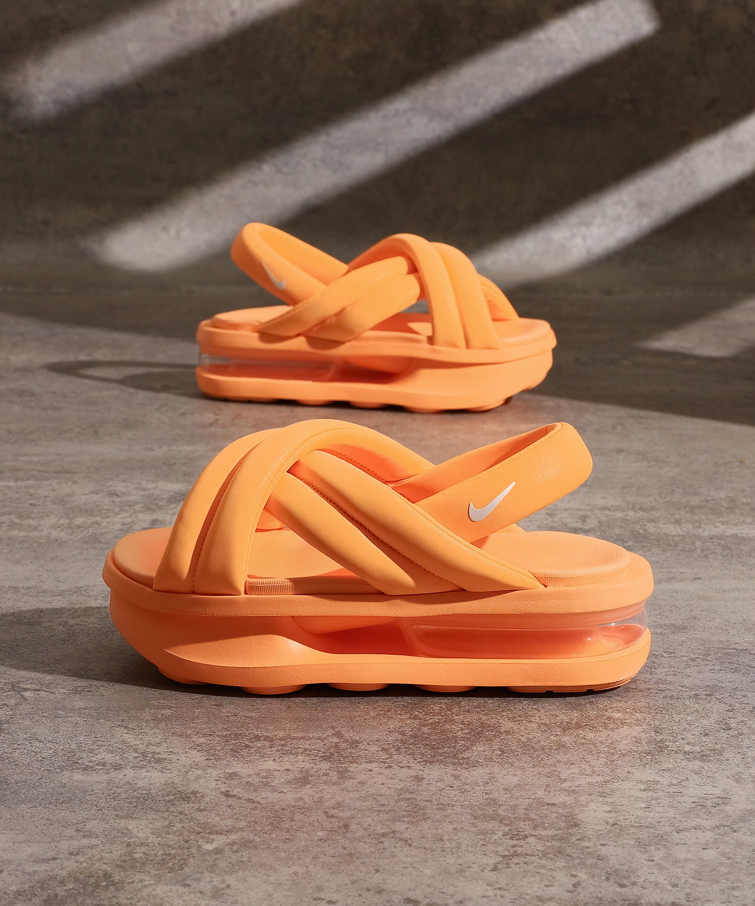 Nike Wmns Air Max Isla Sandal - FJ5929-800