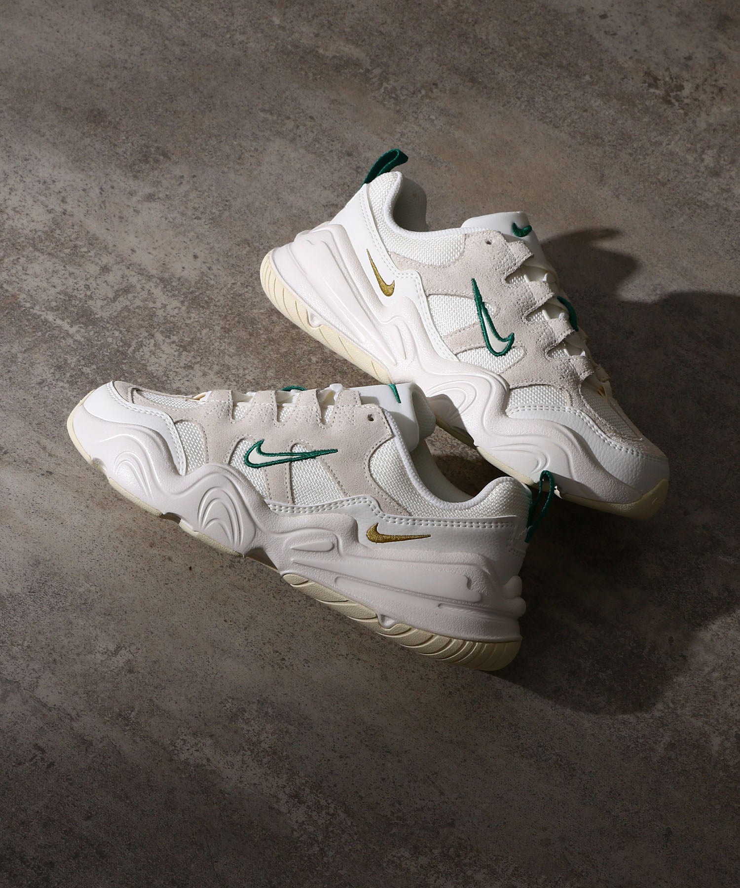 Nike Wmns Tech Hera - FN7491-110