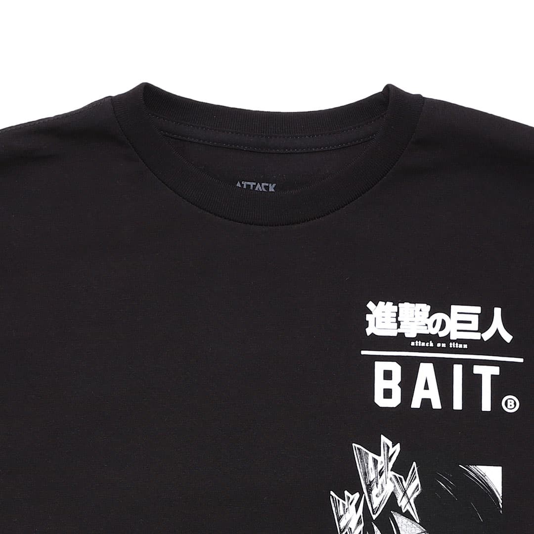 < BAIT ATTACK ON TITAN MIKASA TEE > - 235-AOT-TEE-006